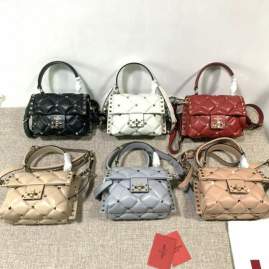 Picture of Valentino Handbags _SKUfw136146720fw